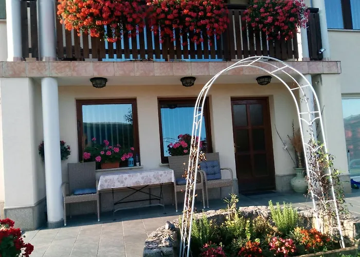 Dolenjska With Private Jacuzzi And Sauna Zuzemberk